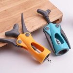 tire bouchon en plastique De Gaulle